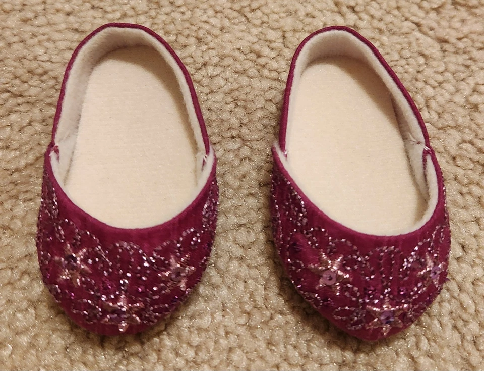 Traje de muñeca American Girl dulce secuencia. Zapatos, medias, falda y top. Foto 3 de 4