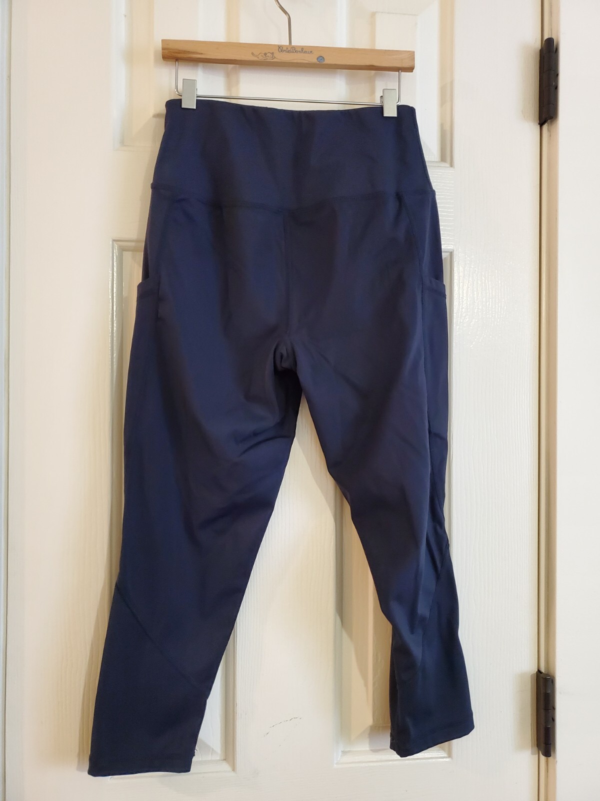 Ouges Women's Black Capri Leggings With Pockets - image 2