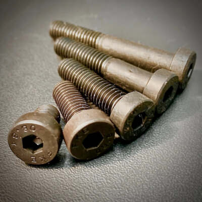 M16 Innensechskantschraube Low Cap hochfest 8,8 selbstfärbend DIN7984