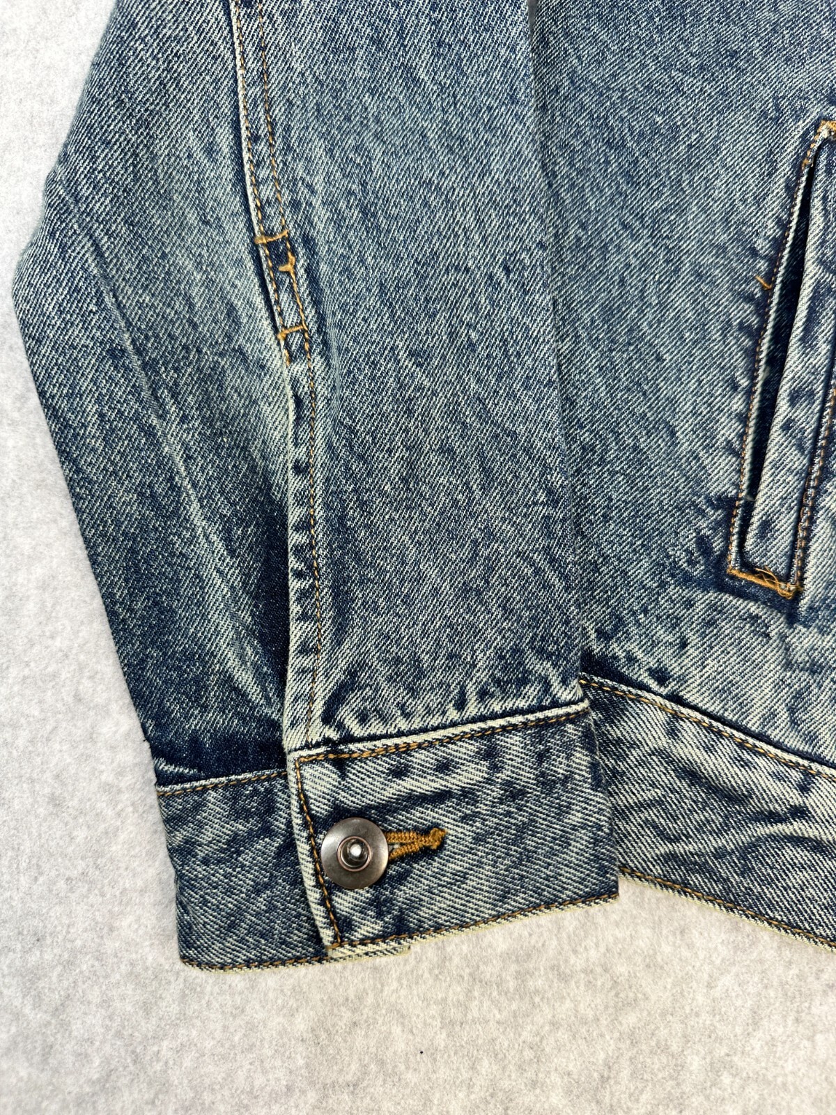 LAZER Trucker Denim Jacket Mens Size Small Medium Wash Classic Style NWT