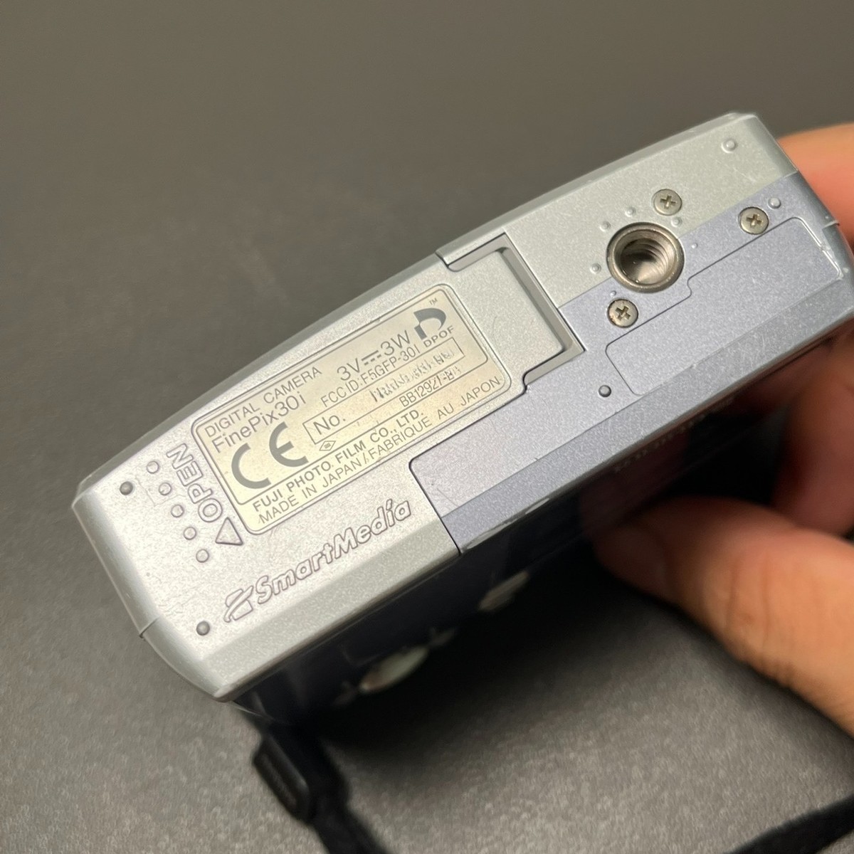 Fujifilm FinePix 30i Digital Camera 2.0 MP Built-in Flash English