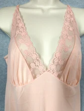 Vtg Vanity Fair Lg Nightgown 32 Lace Trim  Light Coral Pink Fairy Inspired Sexy