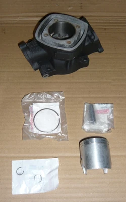12100-GC4-730 cylindre réalésé en 51 mm neuf + kit piston neuf HONDA 80 CR 1984 - Photo 1/4