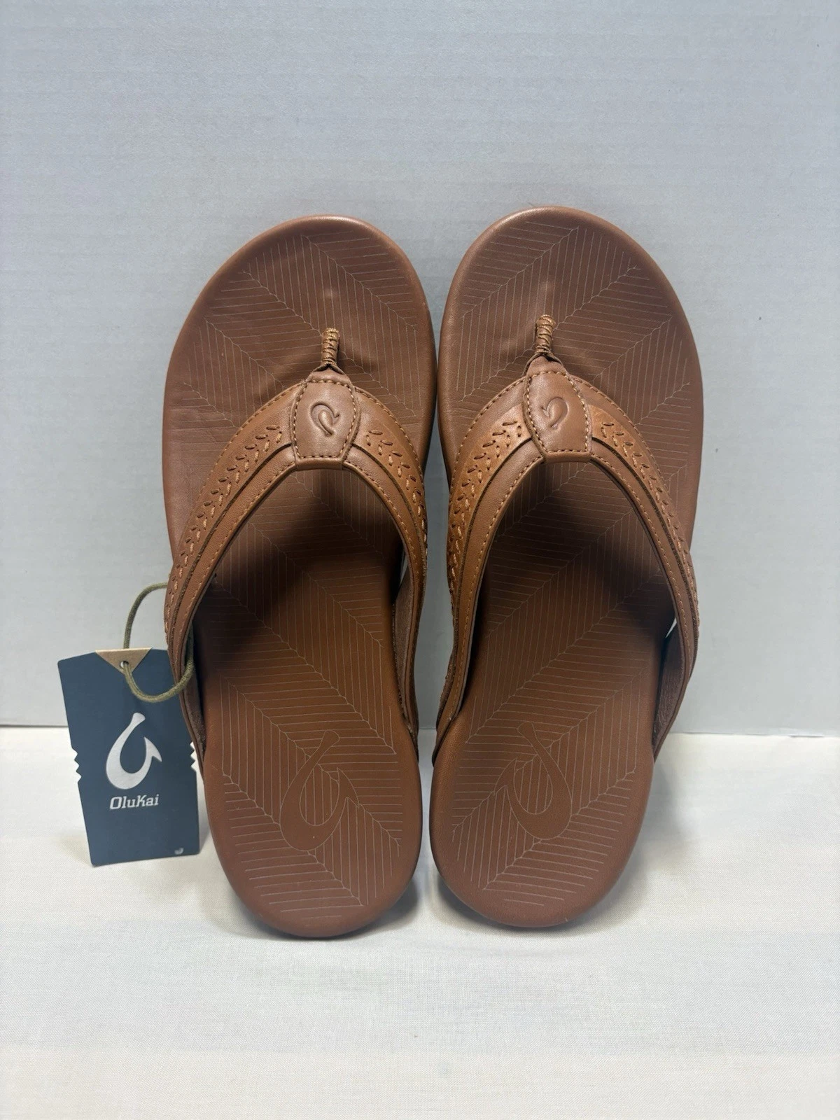 NEW OluKai Aho Mens Size 11 Leather Flip Flops Fox/Fox Brown Comfort Sandals NWT