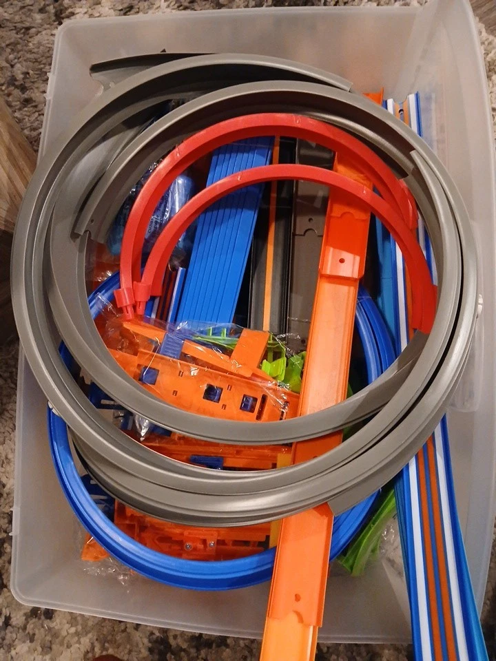 Enorme Lote de 192 Piezas Hot Wheels Constructor de Pistas Bucles Rectos Curvas Conectores Más Foto 2 de 4