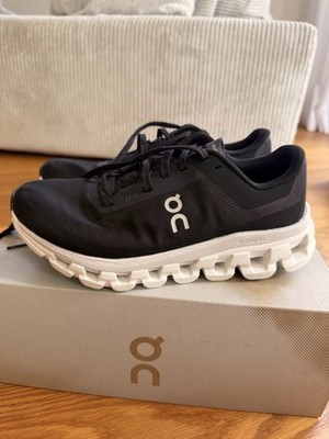 On Cloudflow 4 Damen Sneaker Laufschuhe schwarz/weiß EU 37 US 6 W Low Top