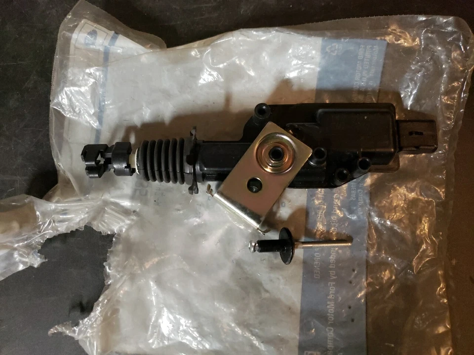 Actuador de cerradura de puerta Motorcraft SW-6935 para Ford Explorer Sport Trac 01-03 Foto 2 de 4