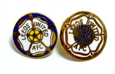 LOT 2 PIN'S LEEDS UNITED YORKS AFC CLUB SOCCER SUPPORTER COLLECTION FOOTBALL