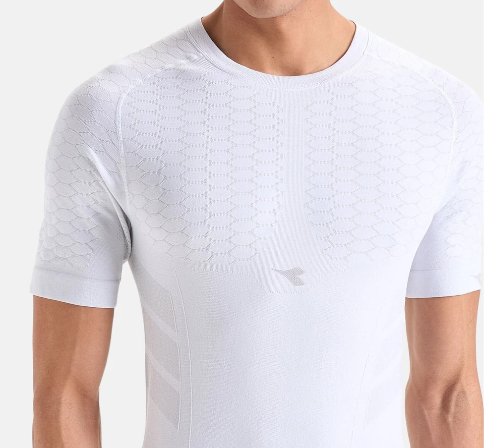 DIADORA - T-Shirt And Pant Transpiring - Hidden Power Ss T-Shirt Act / Pant Act - Image 4 of 4