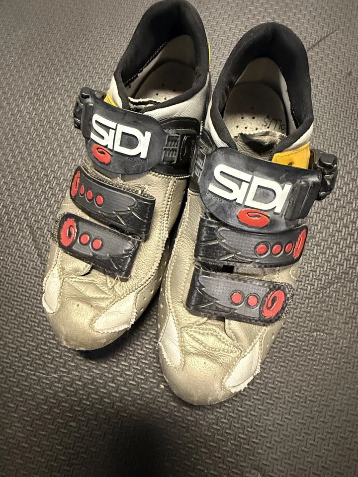 Zapato de MTB SIDI Dominator para mujer negro amarillo talla EU 38,5 EE. UU. 6,5. Usado Foto 3 de 4