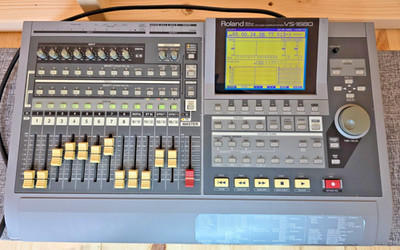 ROLAND DIGITAL STUDIO WORKSTATION MULTITRACK RECORDER STUDIO VS-1680 24-BIT