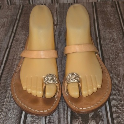 Sz 38/ 7 Womens Henri Bendel Tuccia Prima Leather Crystal Toe Ring Flat Sandals