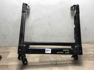 HALTER SITZ LINKS VORNE VW Touareg (7LA/7L6) SUV 3.0 TDI V6 24V (BKS) 7L0881677G