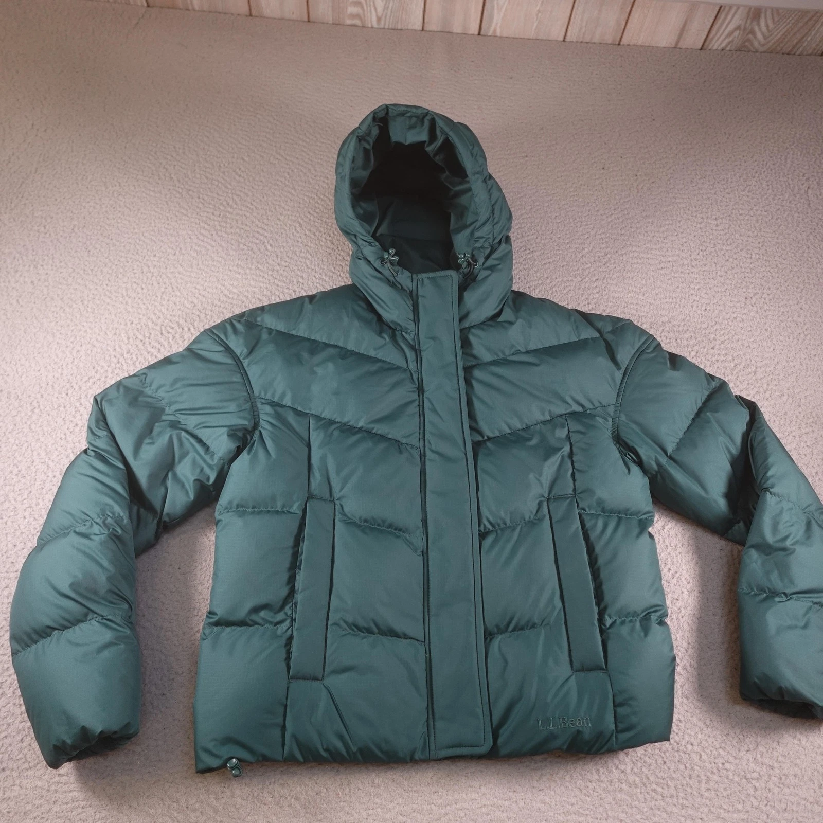 LL Bean Puffer Jacket Womens XS Green Hooded Down Insulated Warm Ski Snow Bomber