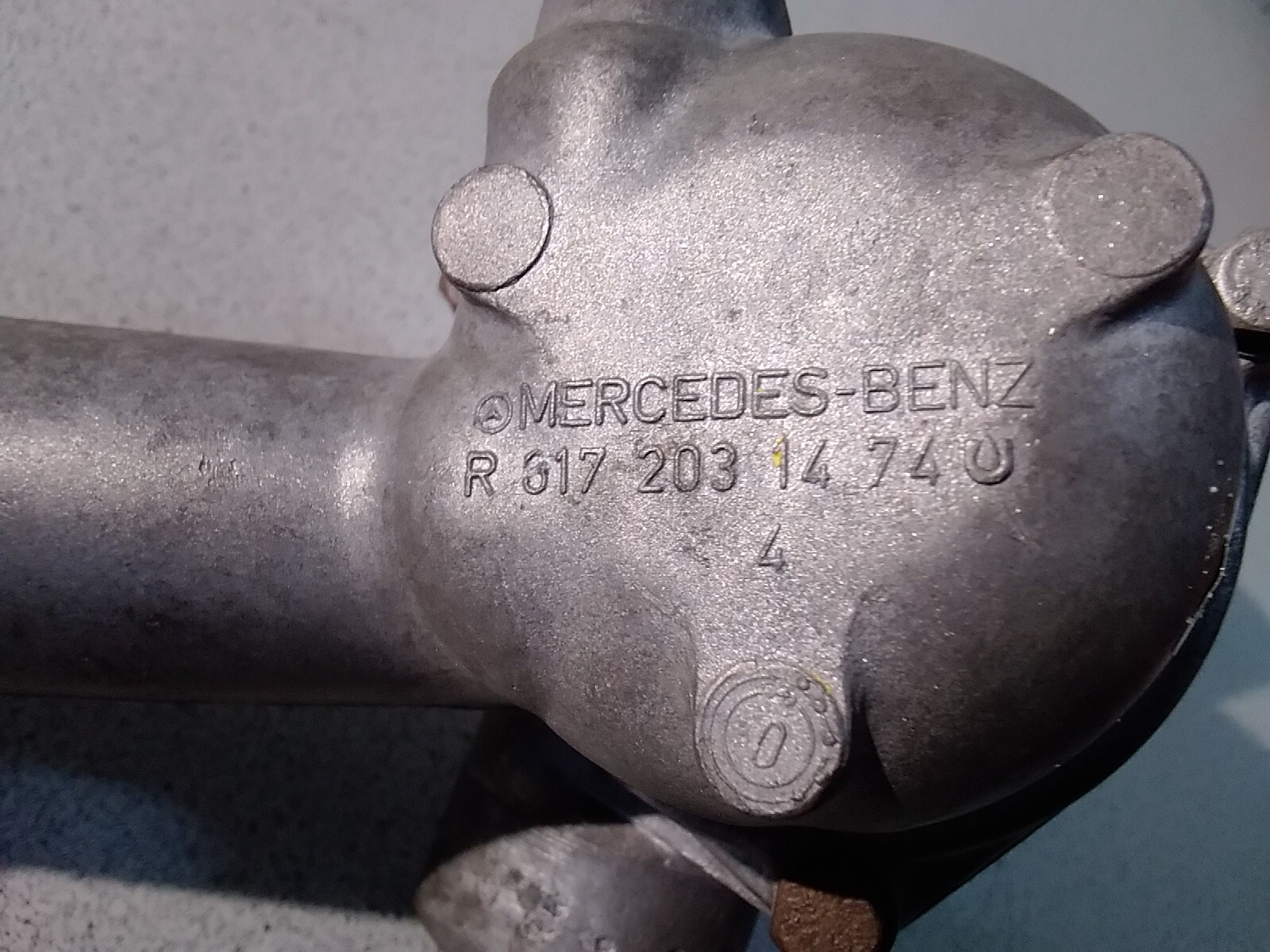 ORIGINAL Mercedes OM617 W123 126 Diesel Thermostatgehäuse 