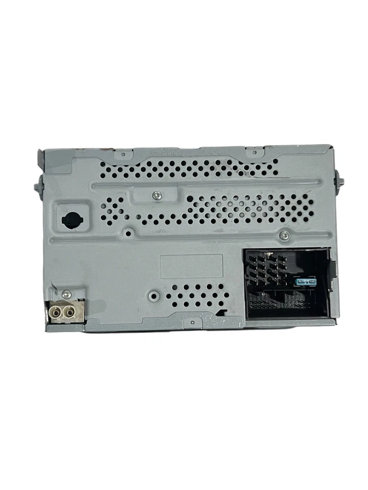 Rádio AM FM 2012-15 VW Delphi DE2-DDM PN #28352655 1K0035164D Jetta Passat preto - Imagem 2 de 3