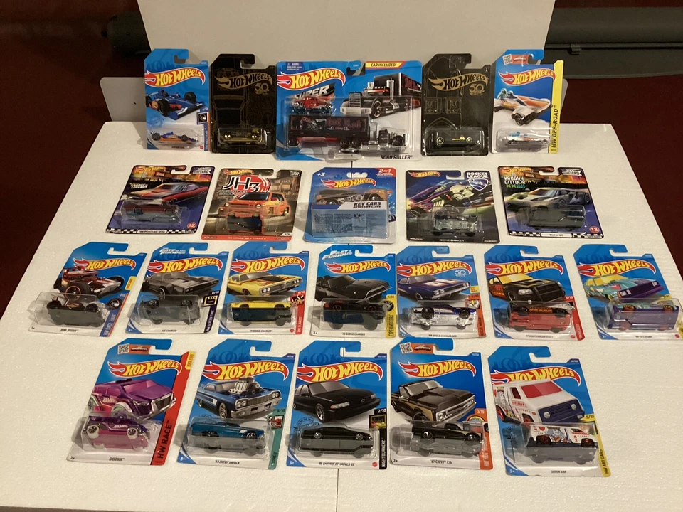 HOT WHEELS - x100 Mixed Lot ( Short & Long Card/First Editions/All Sealed/VGC ) - Image 2 of 4