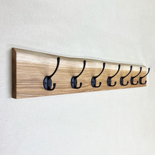 Garderobe mit natürlicher Baumkante | Eiche massiv | Garderobenleiste