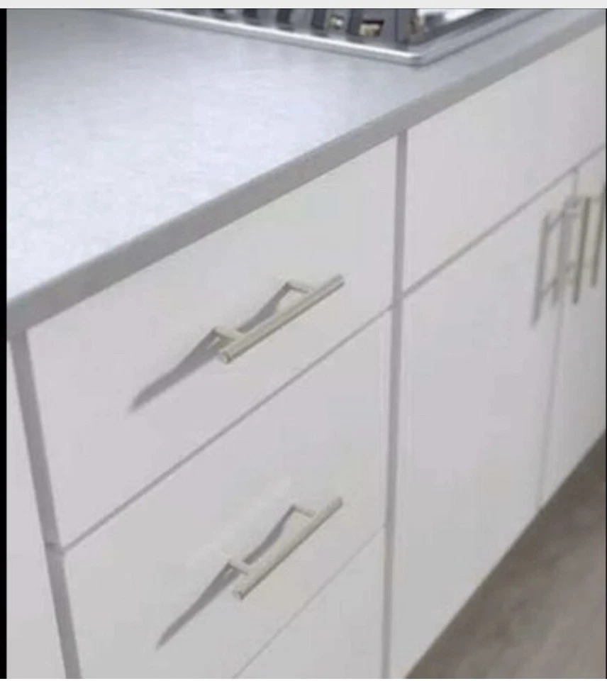 Tirador de cajón de barra de acero inoxidable de centro a centro Liberty Essentials de 3" 18 tirones Foto 3 de 4