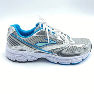 who carries brooks tennis shoes