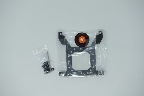 EKWB EK-Loop DDC 4.2 PWM Pump + Black Heatsink + Mounting Bracket - Photo 4/5