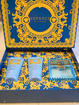Versace MAN Eau Fraiche 3 pc Set Men 50 ml 1.7oz, Shower Gel, After Shave, Spray