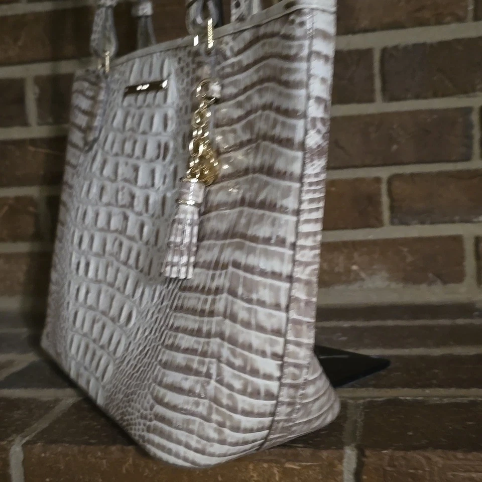 BRAHMIN Medium Asher Gravel Melbourne Handbag Genuine Leather - Image 4 of 4