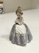 Beautiful Lladro Figurine