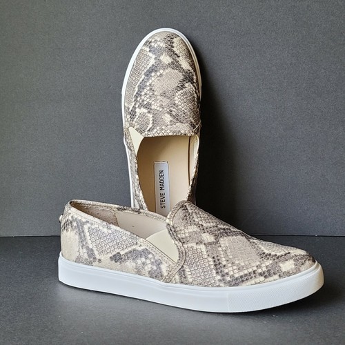 Steve Madden Slip On Size 8 slip ons 