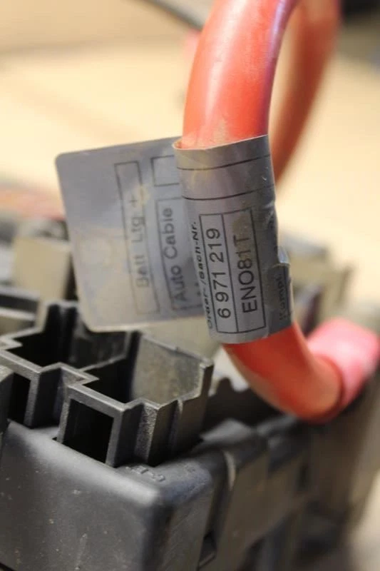 2006 2007 BMW 550i E60 RIGHT REAR FUSE RELAY BOX POSITIVE BATTERY CABLE 6971219 - Image 3 of 4