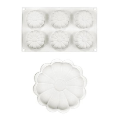 Little Daisy Flower Shape Mold 3D Handmade Bar Craft Kitchen Baking Fond Mold