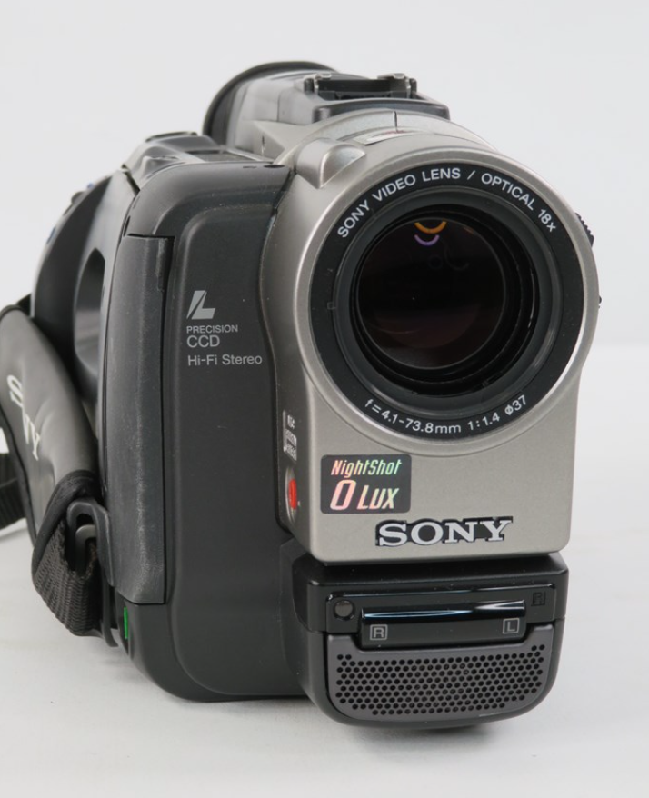 Sony CCD-TRV95 Handycam Vision VideoHi8 XR Camcorder 72x Digital