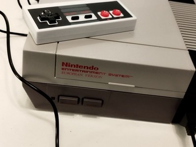 Nintendo NES Konsole PAL Nintendo Entertainment System mit Controller