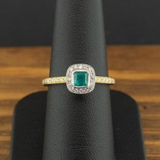 (SO4) 18ct Yellow Gold Emerald & Diamond Halo Ring Size N 3.3g