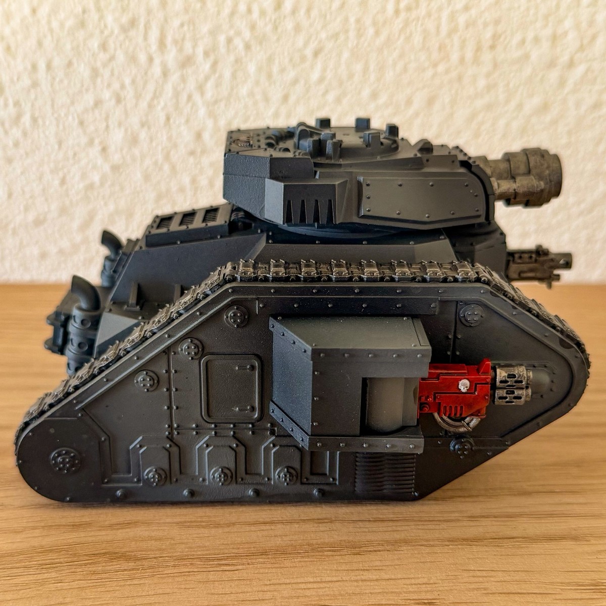Warhammer 40k Astra Militarum - Painted Leman Russ Battle Tank