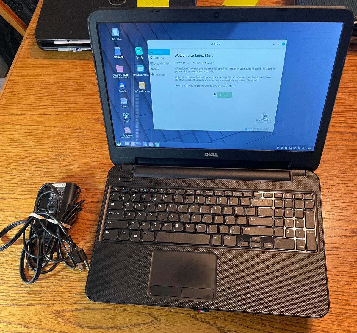 Dell Intel Core i3 3rd Gen. Laptops & Netbooks 250-499 GB Hard