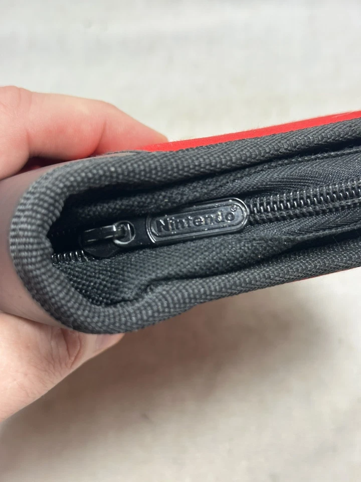 Estuche de Transporte Oficial Nintendo DS - Rojo Negro Cremallera Bolsa de Viaje Foto 4 de 4