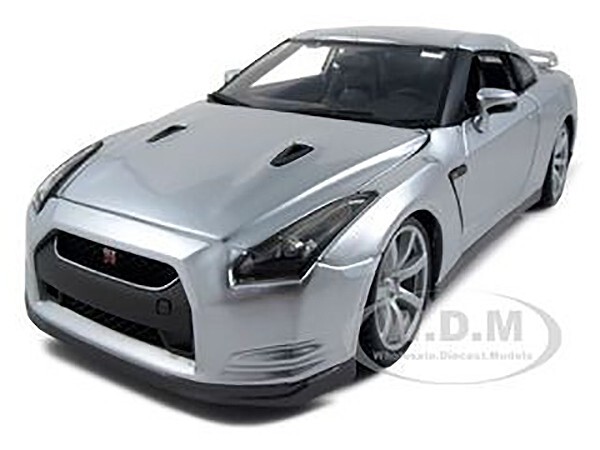 2009 NISSAN GT-R R35 SILVER 1/18 DIECAST MODEL CAR BY
