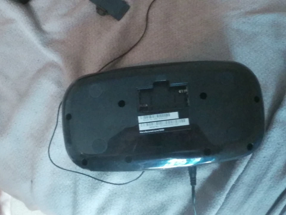 ILUV Shake And Wake Doble Alarma IPod IMM153BLK Reloj Radio Base Foto 4 de 4