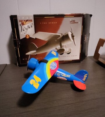 Jeff Gordon 24 Dupont 1 32 Lockheed Vega 1932 Airplane Bank