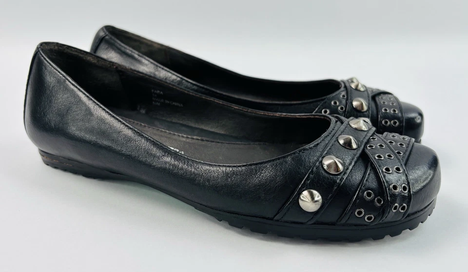 Pisos de ballet Lisa for Donald Pliner Fara de cuero negro/bronce con tachuelas talla 5,5 M Foto 3 de 4