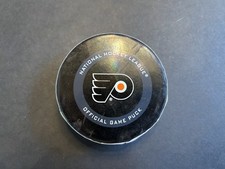 Philadelphia Flyers vs Pittsburg Penguins NHL SC Playoff Puck Game Used 7/28/20