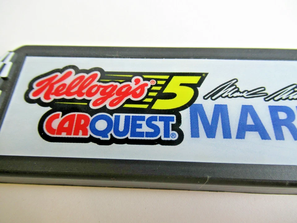 Marco de matrícula Mark Martin Kellogg's #5 CARQUEST WinCraft Racing NASCAR Foto 3 de 4