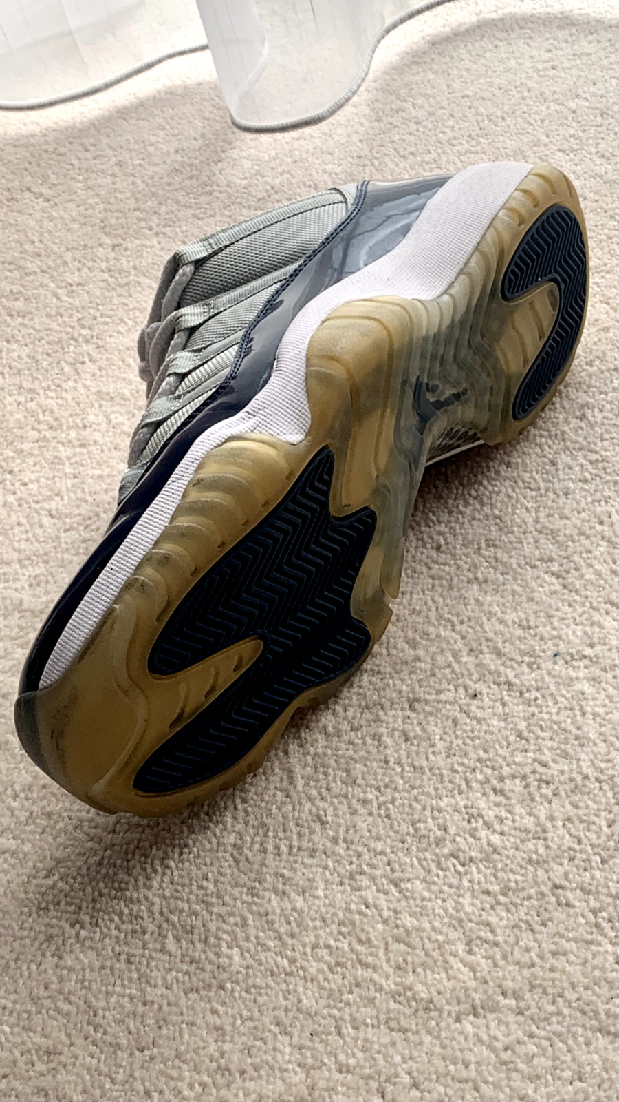 Georgetown very Rare, Sold out Nike Jordan 11 low uk 8.5 image 8