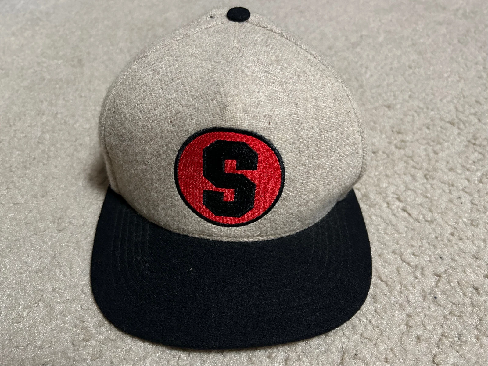 Chapeau logo Supreme Wool S logo beige fabriqué aux États Unis 6 panneaux (#A DES TROUS !!)