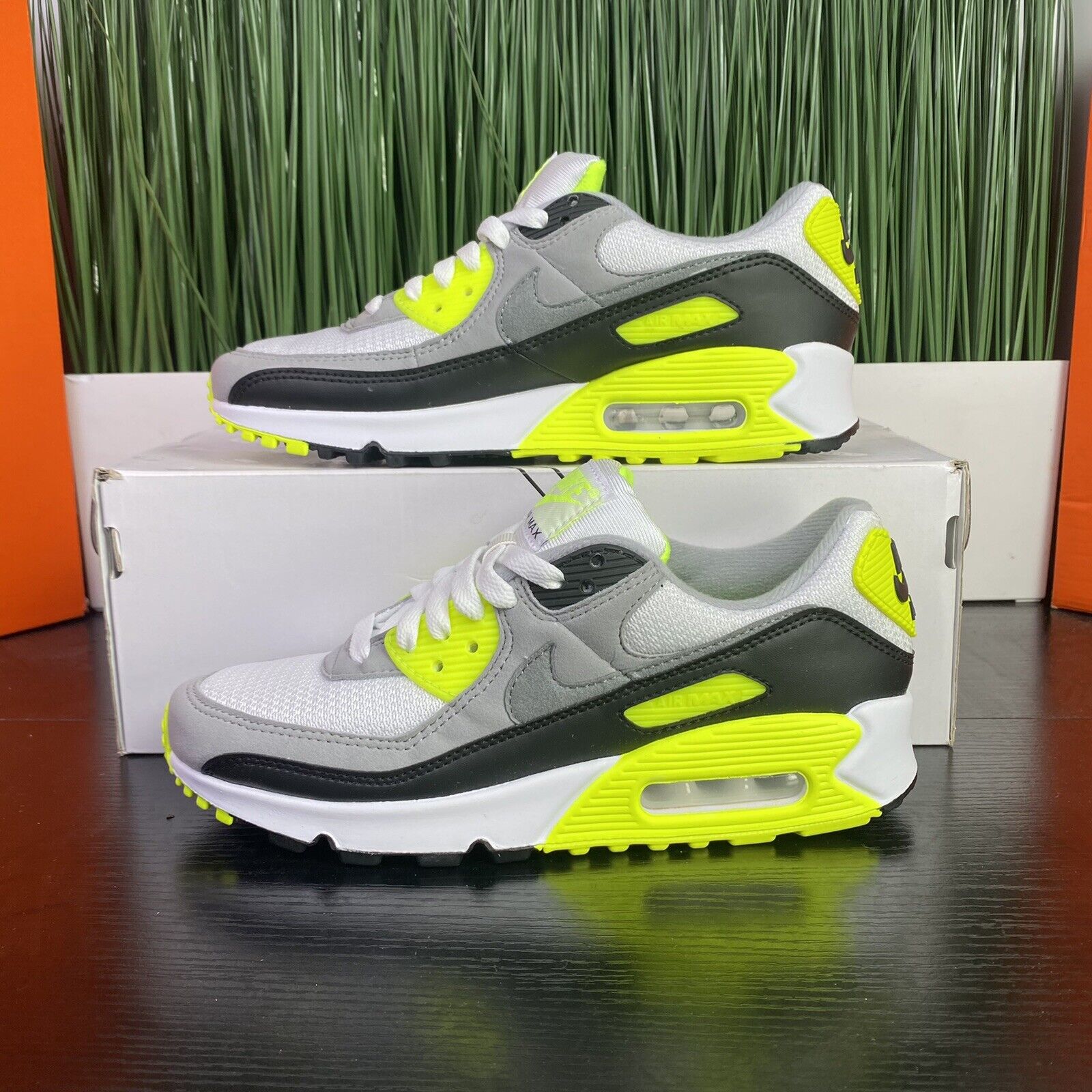 womens lime green air max