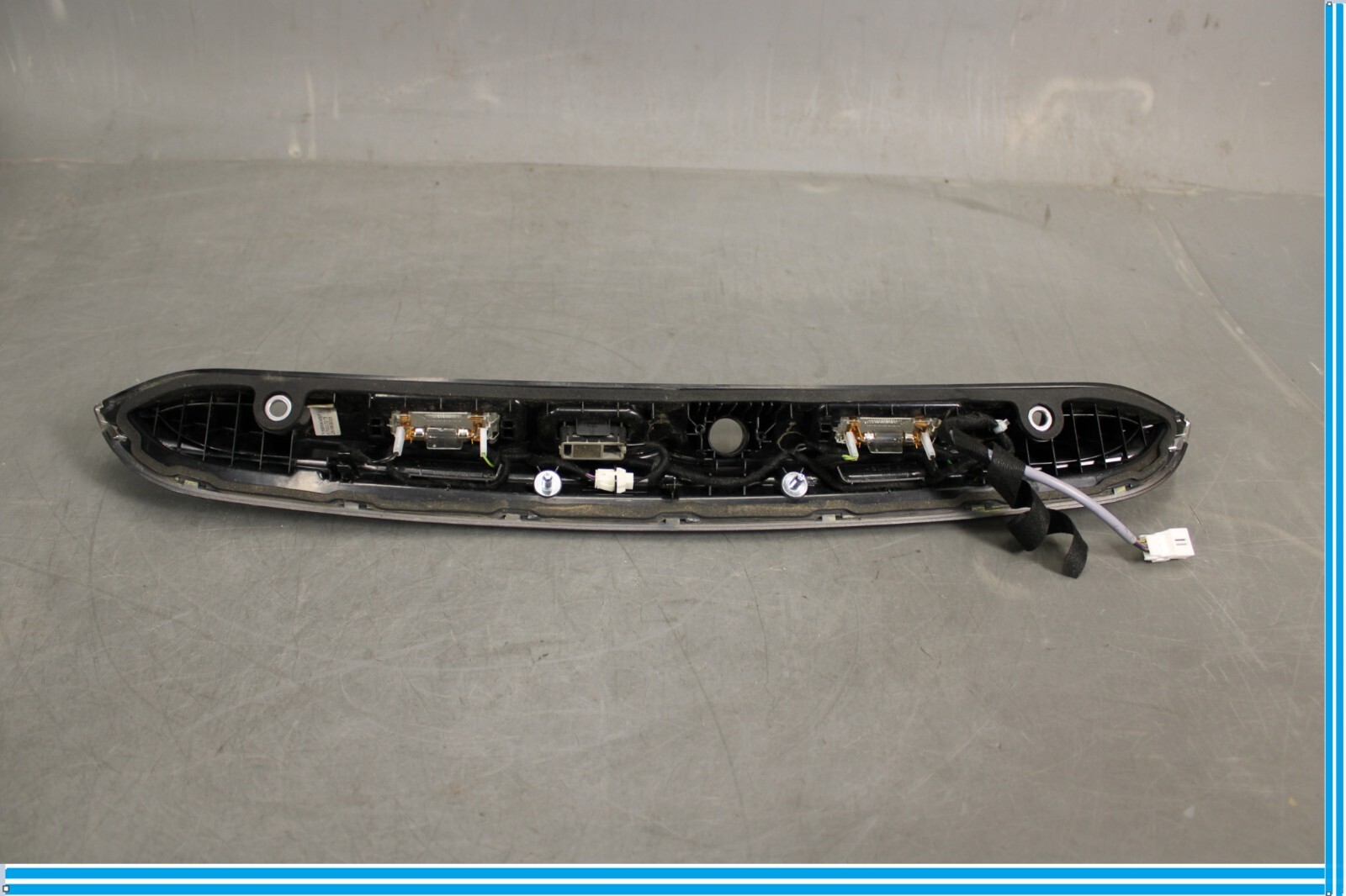14-17 Maserati Ghibli Trunk Deck Lid License Light Lamp Molding Cover Oem