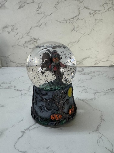 Headless Horseman Water Snow Globe For Halloween Decor - Picture 6 of 8