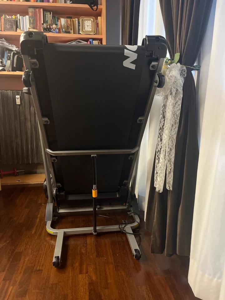 Tapis Roulant - Nero - pieghevole con discesa automatica  - Immagine 2 di 4