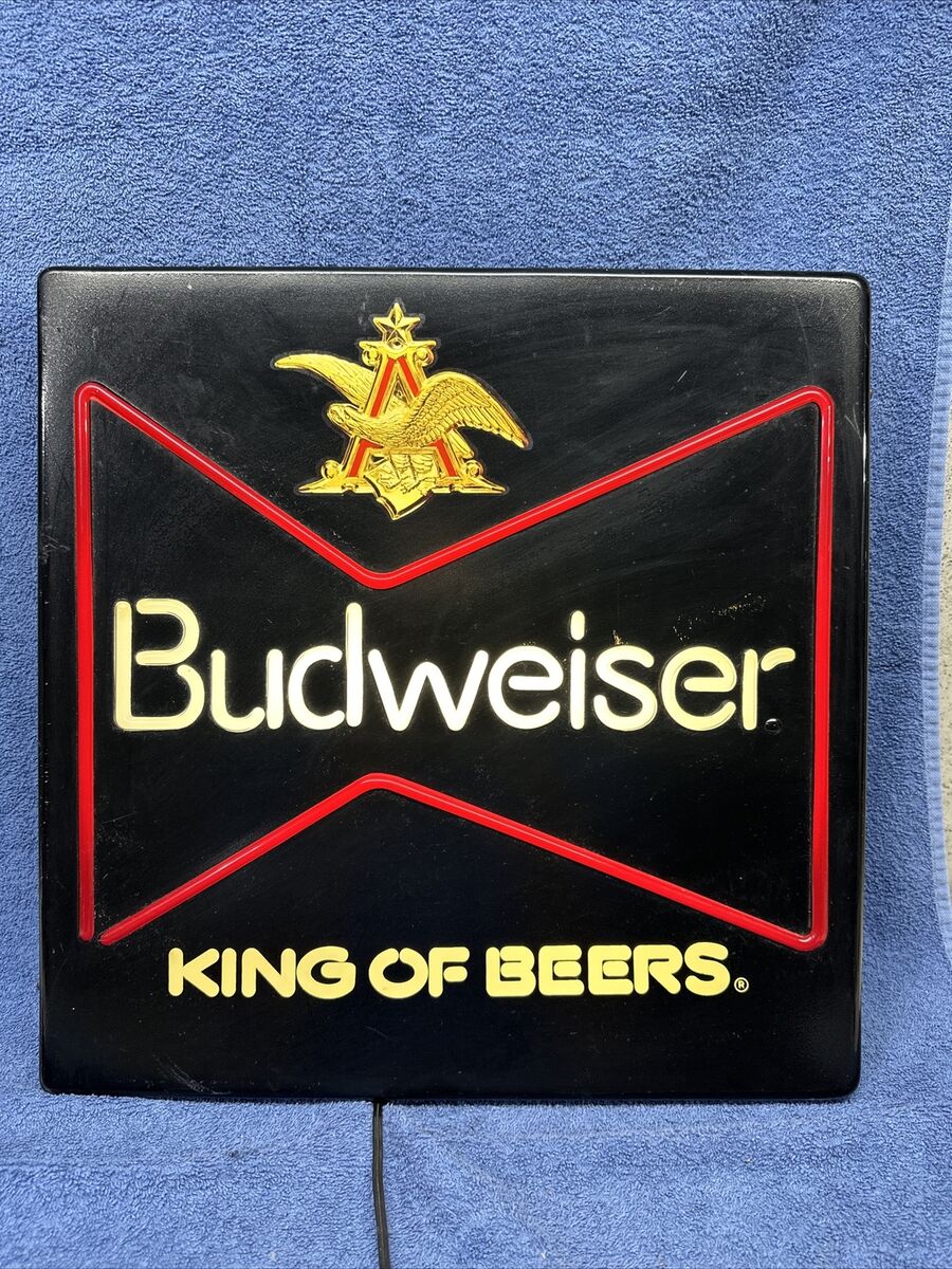 VINTAGE BUDWEISER KING OF BEERS LIGHT UP FAUX NEON SIGN VINTAGE BUDWEISER KING OF BEERS LIGHT UP FAUX NEON SIGN